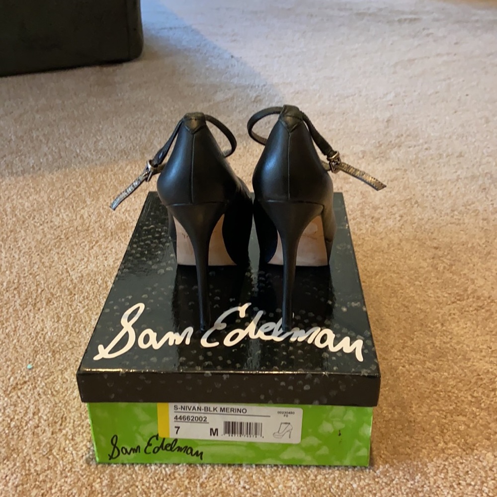 Shoes - Picture 2 of 3